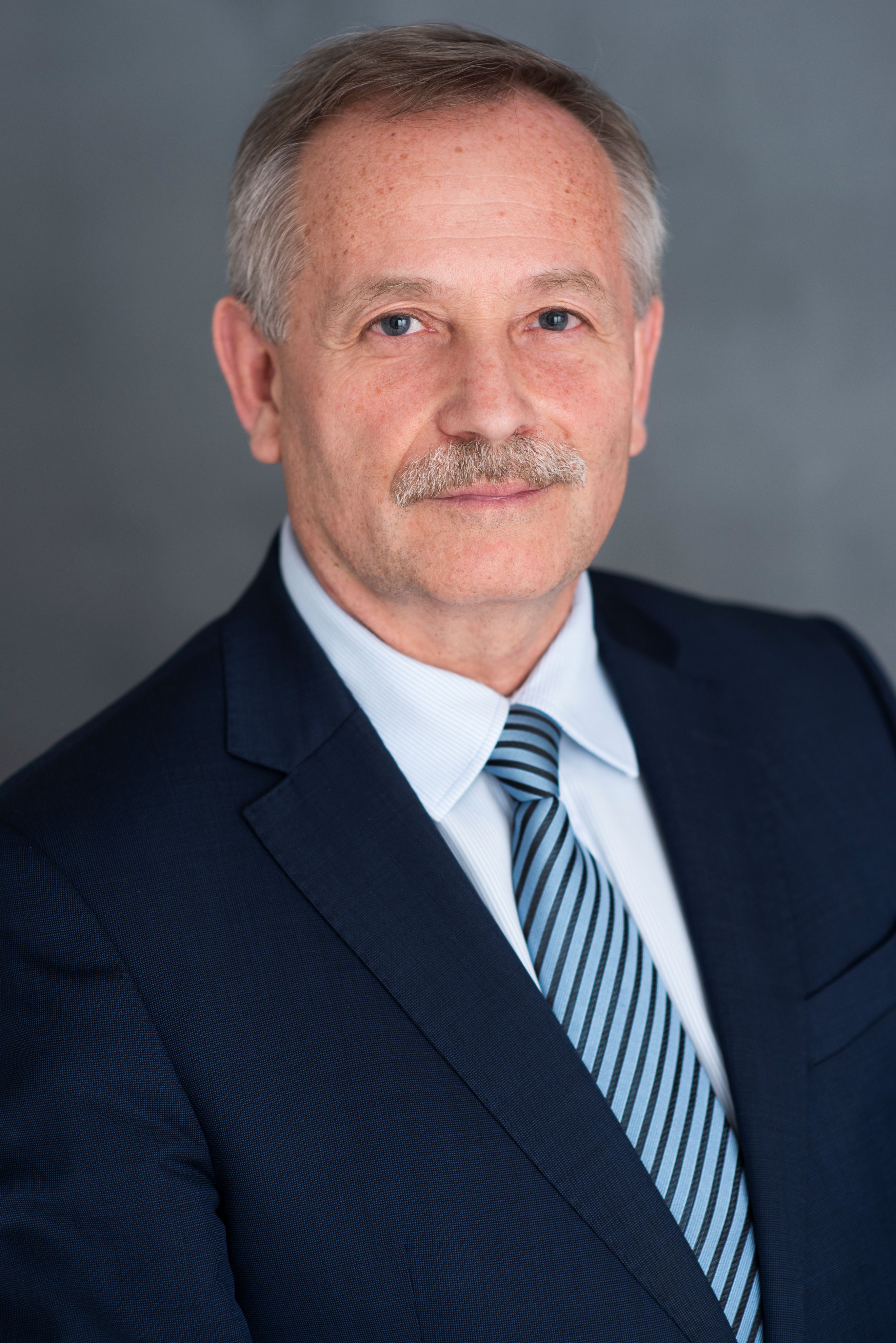 Koji László